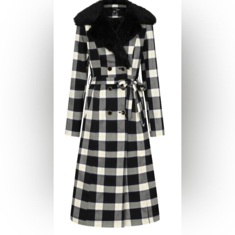 Bright and beautiful Caron coat in black and white plaid ***belt missing